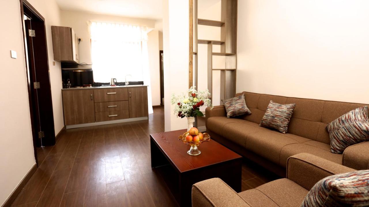 Black Horse Hotel Apartment Адис Абеба Екстериор снимка