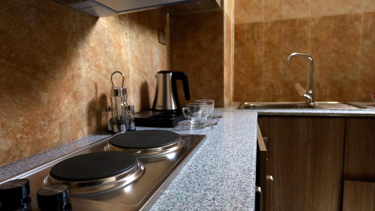 Black Horse Hotel Apartment Адис Абеба Екстериор снимка