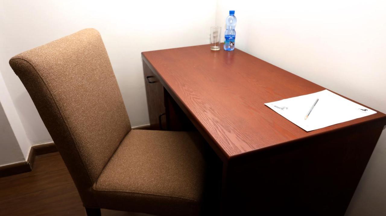 Black Horse Hotel Apartment Адис Абеба Екстериор снимка