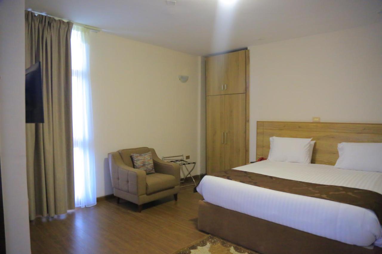Black Horse Hotel Apartment Адис Абеба Екстериор снимка