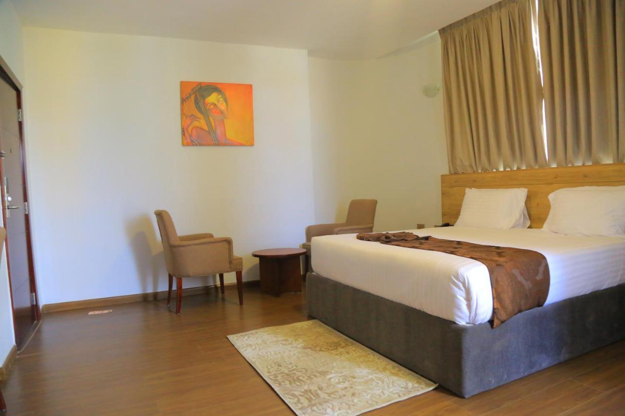 Black Horse Hotel Apartment Адис Абеба Екстериор снимка