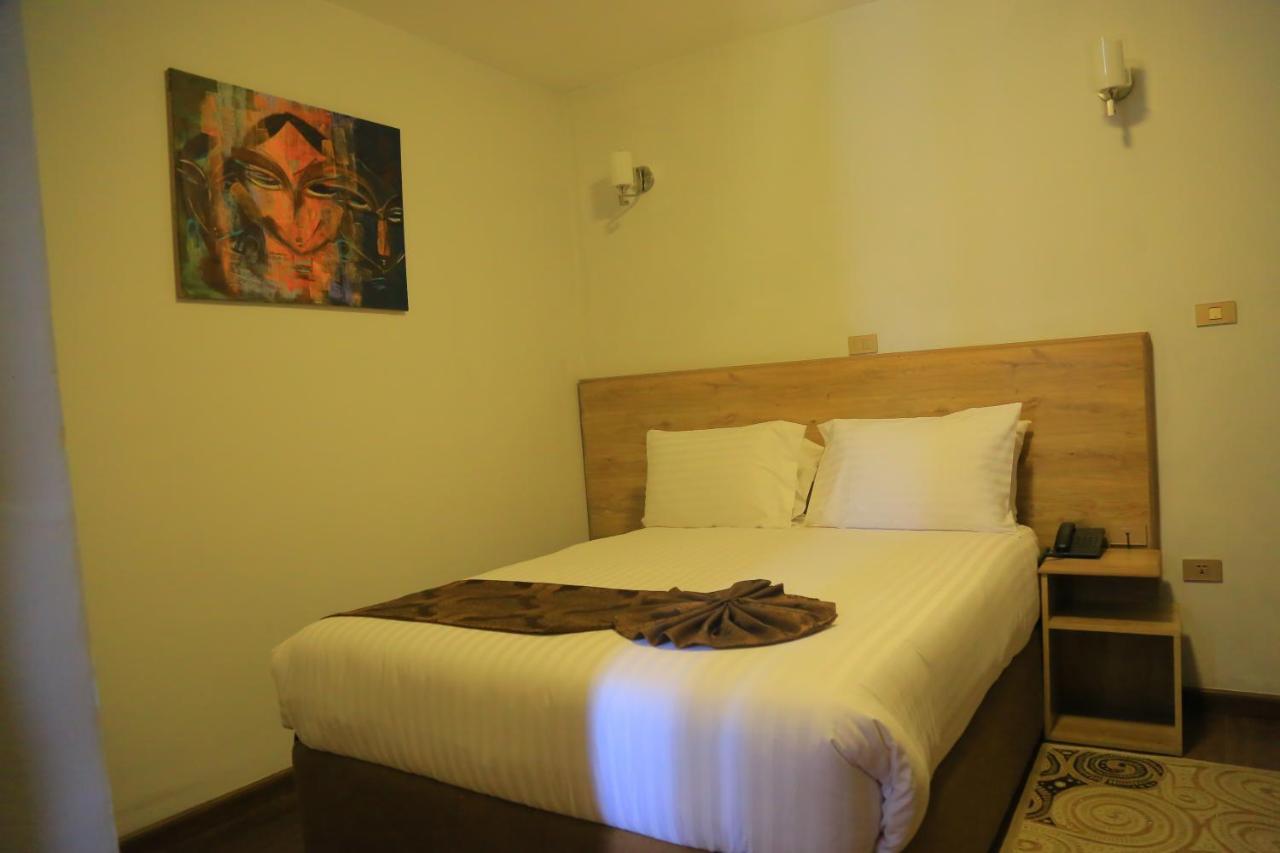 Black Horse Hotel Apartment Адис Абеба Екстериор снимка
