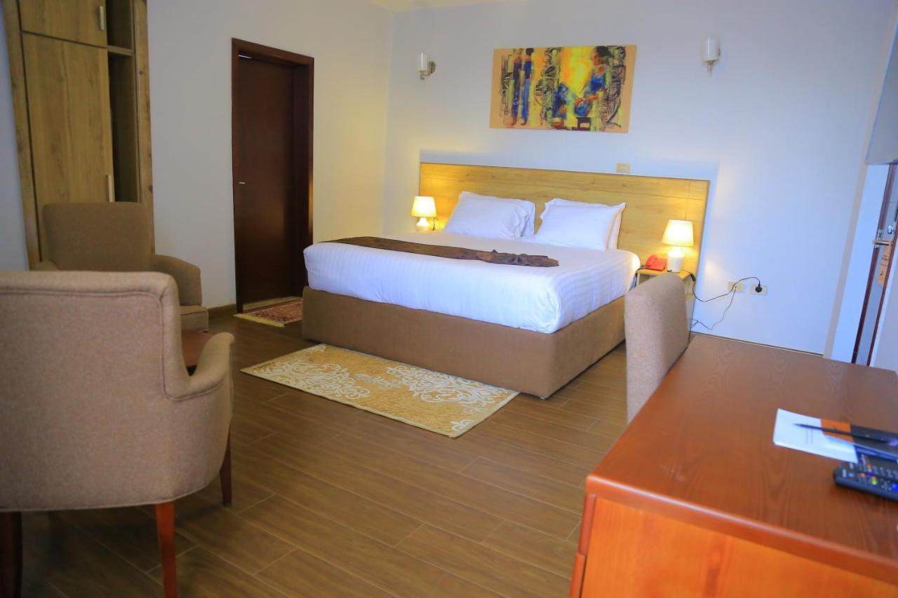 Black Horse Hotel Apartment Адис Абеба Екстериор снимка